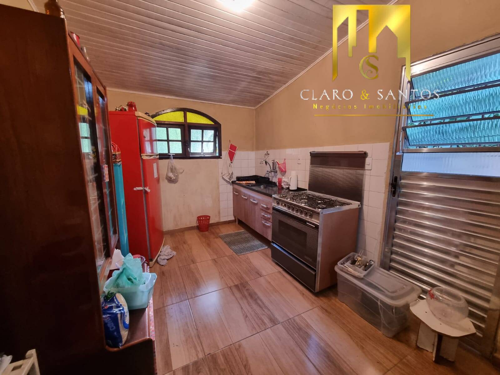 Casa à venda com 2 quartos, 300m² - Foto 15