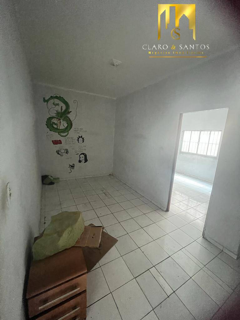 Casa à venda com 3 quartos, 250m² - Foto 3