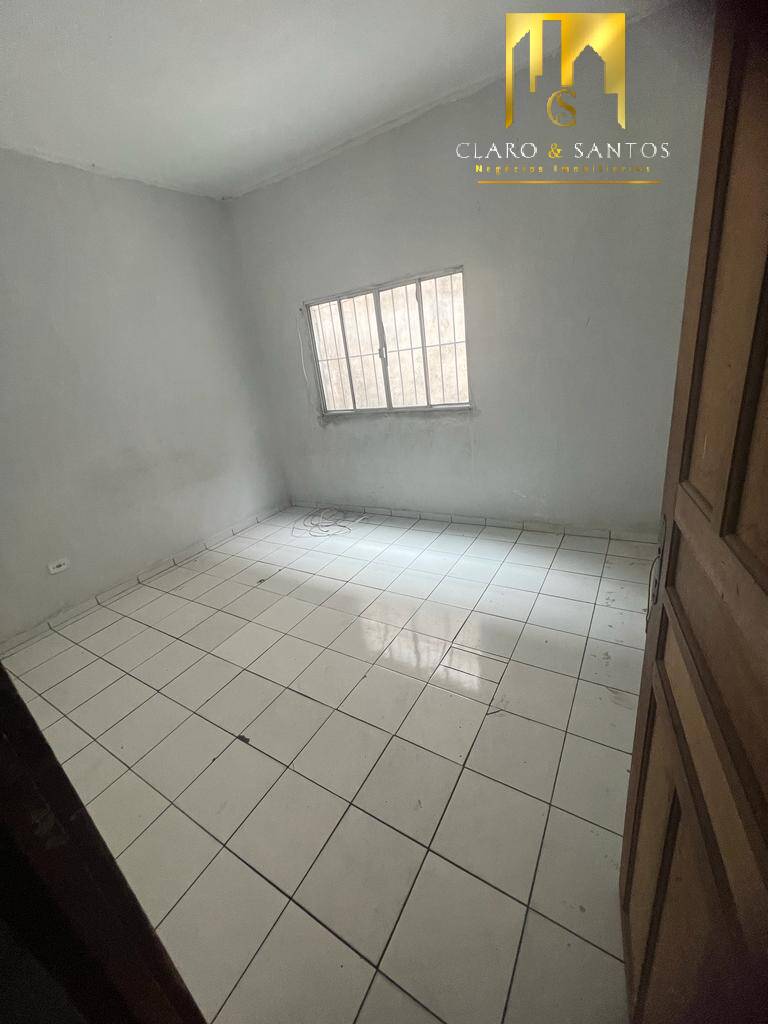 Casa à venda com 3 quartos, 250m² - Foto 2