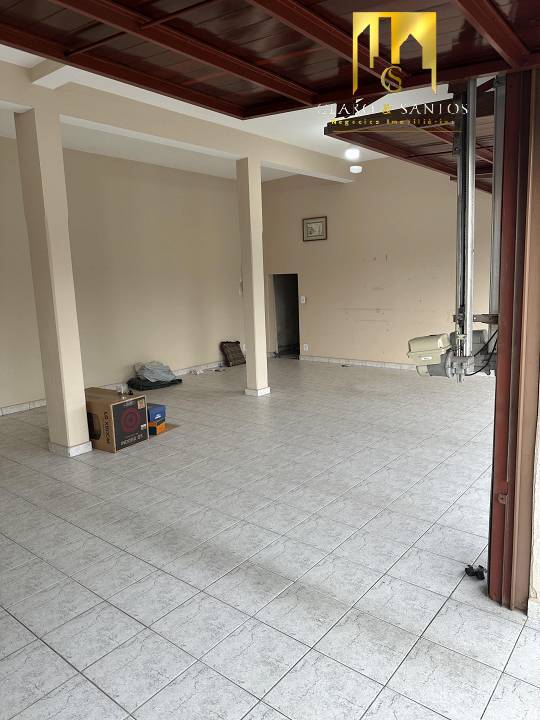 Casa à venda com 3 quartos, 250m² - Foto 2