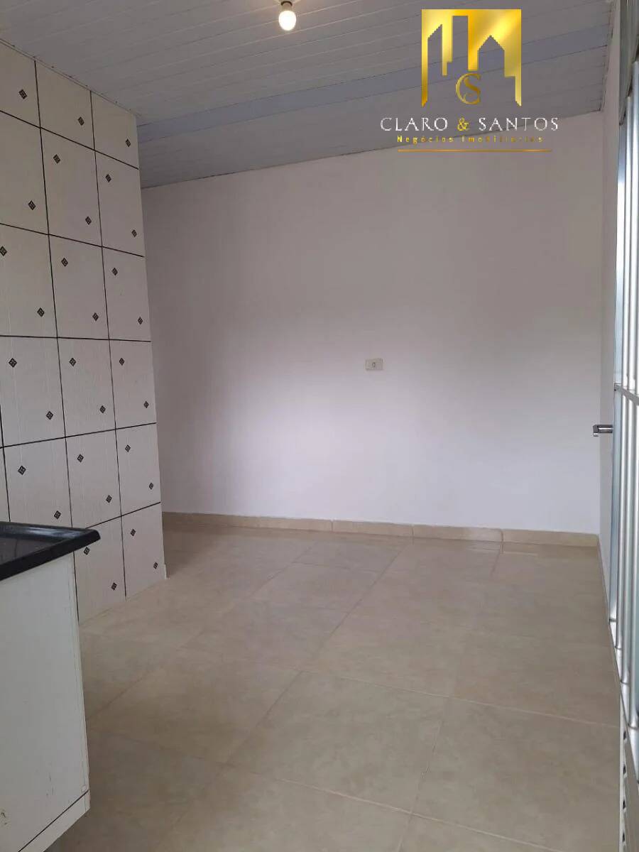 Casa à venda com 1 quarto, 30m² - Foto 2