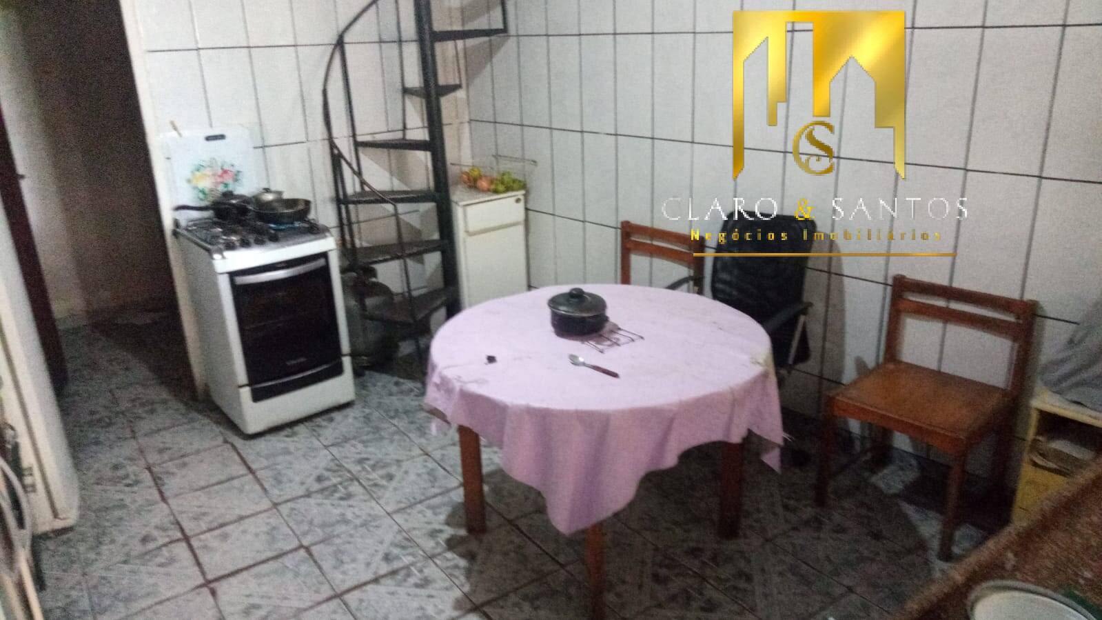 Casa à venda com 3 quartos, 150m² - Foto 2