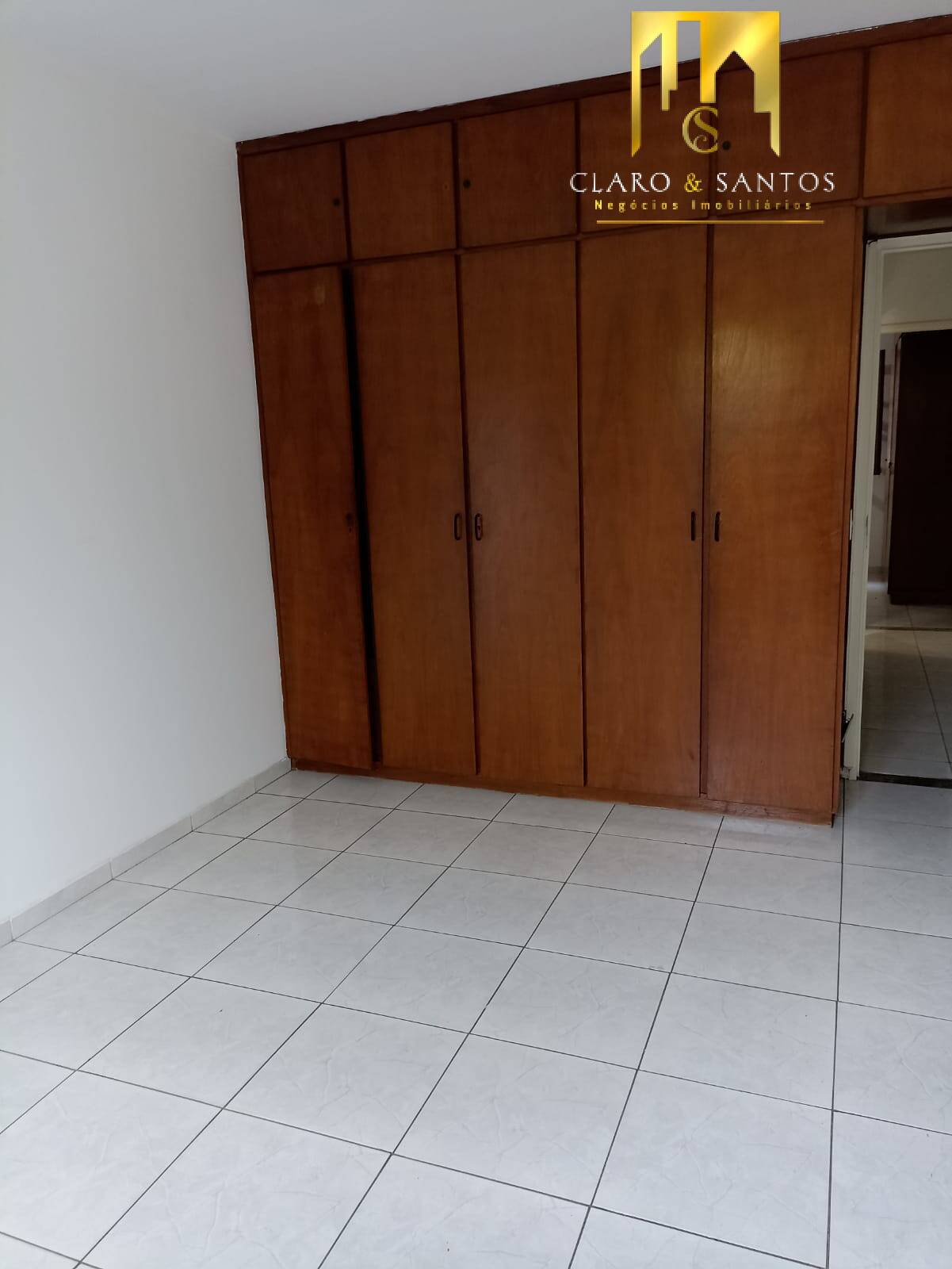 Casa à venda com 2 quartos, 155m² - Foto 4