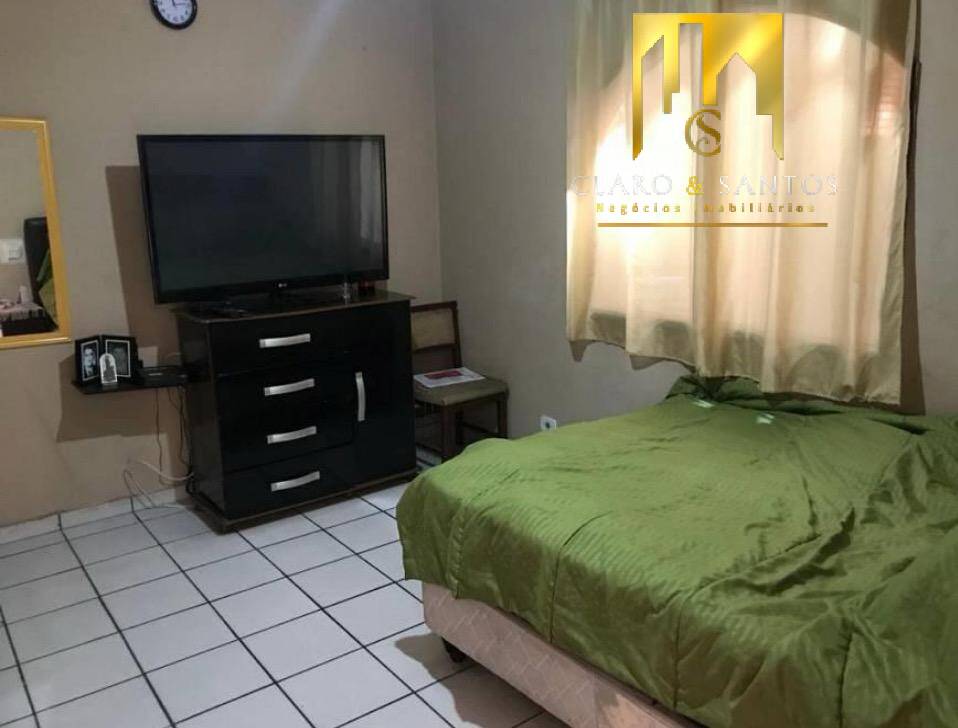 Casa à venda com 4 quartos, 250m² - Foto 2