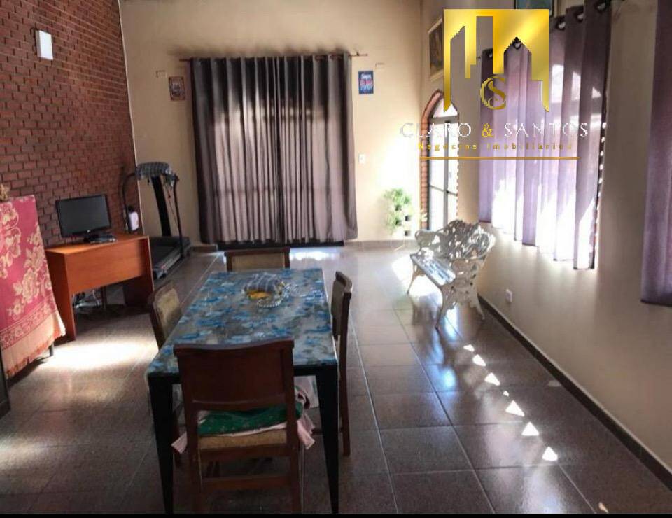 Casa à venda com 4 quartos, 250m² - Foto 3