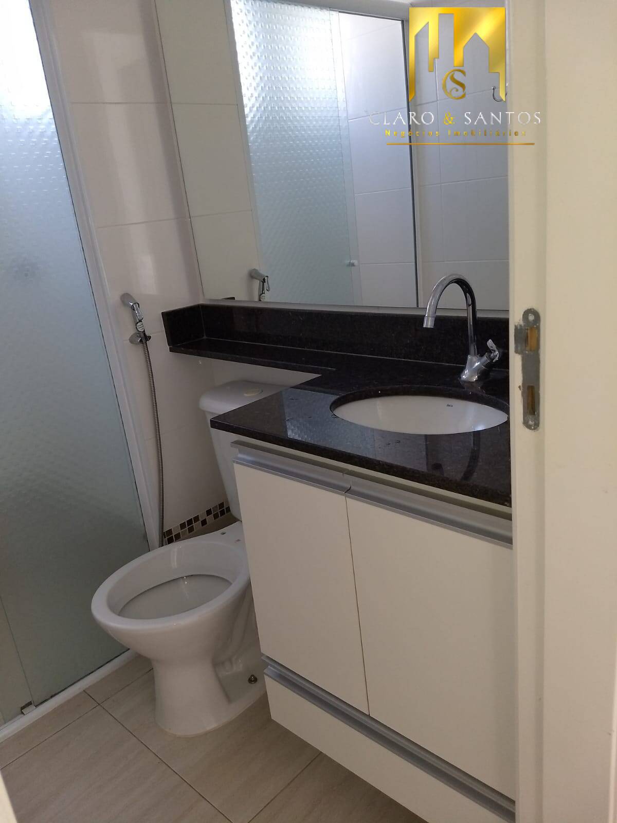 Apartamento à venda com 2 quartos, 42m² - Foto 2