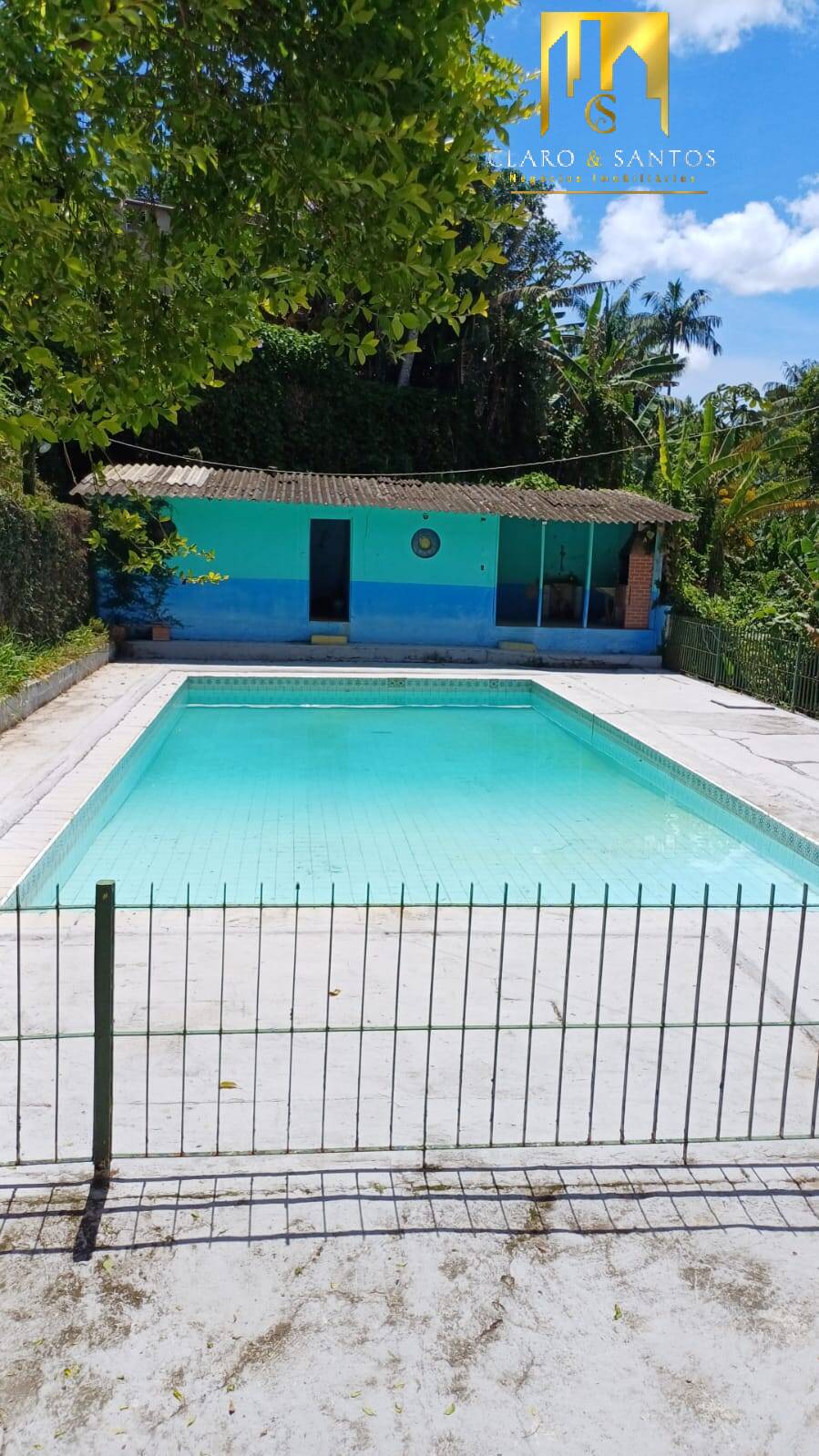 Fazenda à venda com 3 quartos, 1600m² - Foto 1